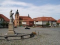 Socha a kostel sv. Jana Nepomuckého na náměstí A. Němejce v Nepomuku 